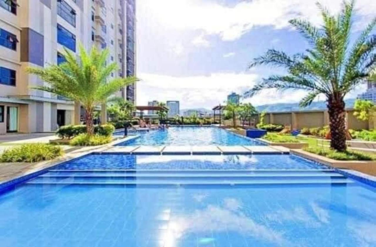 Horizon 101 A12 Shortwalk To Mango Avenue & Robinson Mall Cebu Exterior photo
